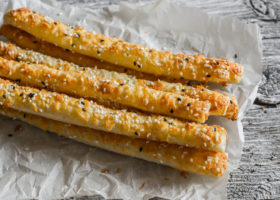 Gressins au parmesan et sésame