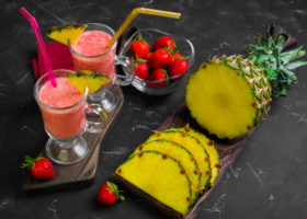 Jus de framboises, fraises et ananas