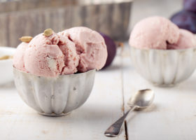 Glace aux prunes